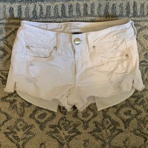 American Eagle white shorts